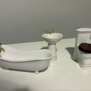 White Ceramic Miniature Bathroom Set - Bathtub, Pedestal Sink & Toilet